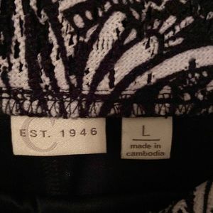 Maxi skirt white and black size large